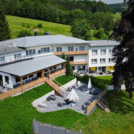 Hotel Berghof Wasserkuppe & Gaestehaus Fuldaquelle غيرسفلد المظهر الخارجي الصورة