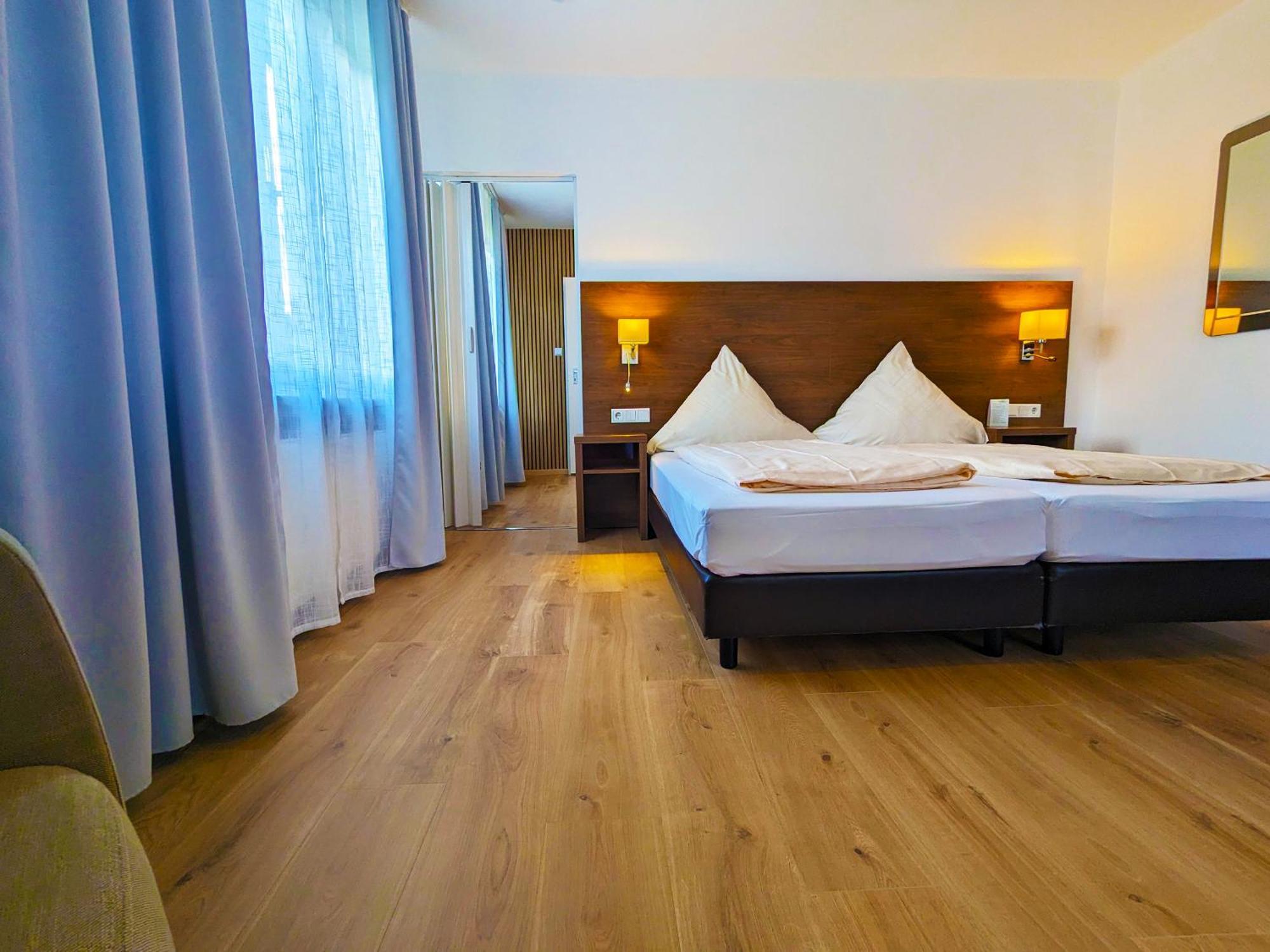 Hotel Berghof Wasserkuppe & Gaestehaus Fuldaquelle غيرسفلد الغرفة الصورة