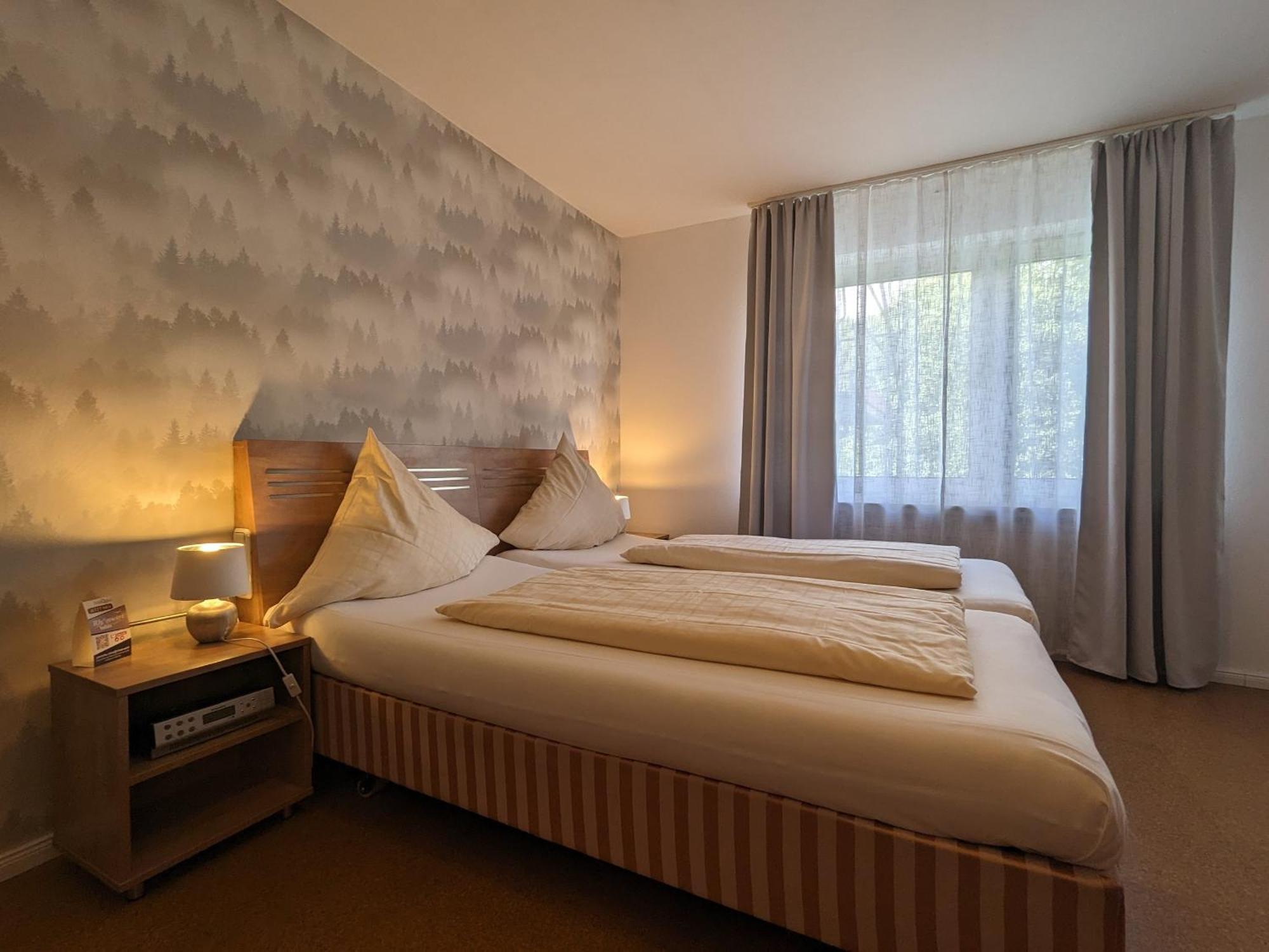 Hotel Berghof Wasserkuppe & Gaestehaus Fuldaquelle غيرسفلد الغرفة الصورة