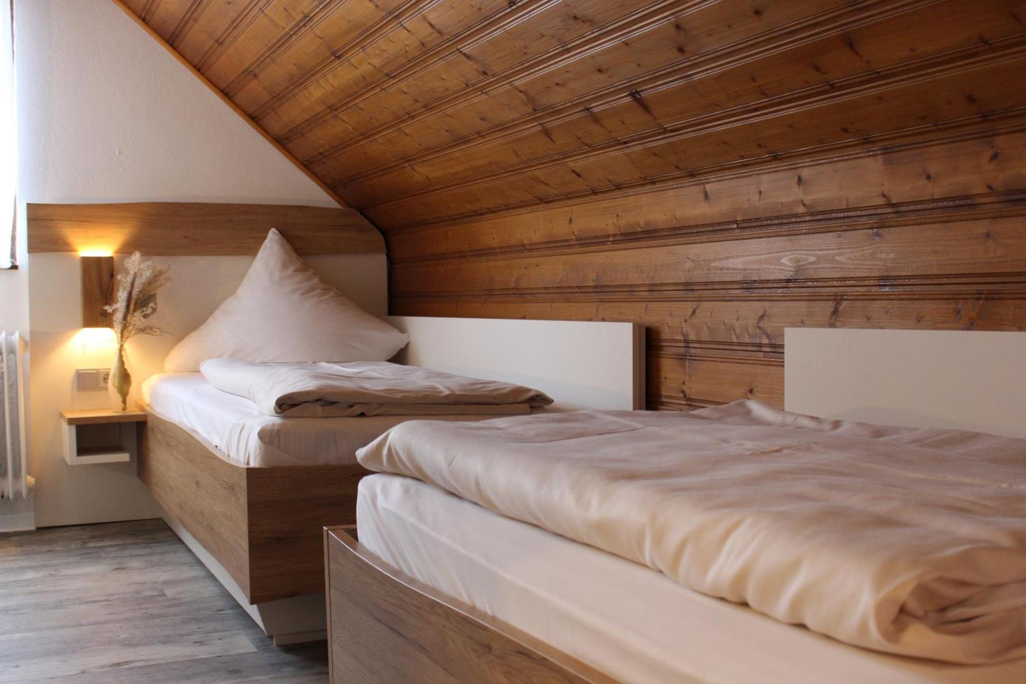 Hotel Berghof Wasserkuppe & Gaestehaus Fuldaquelle غيرسفلد المظهر الخارجي الصورة