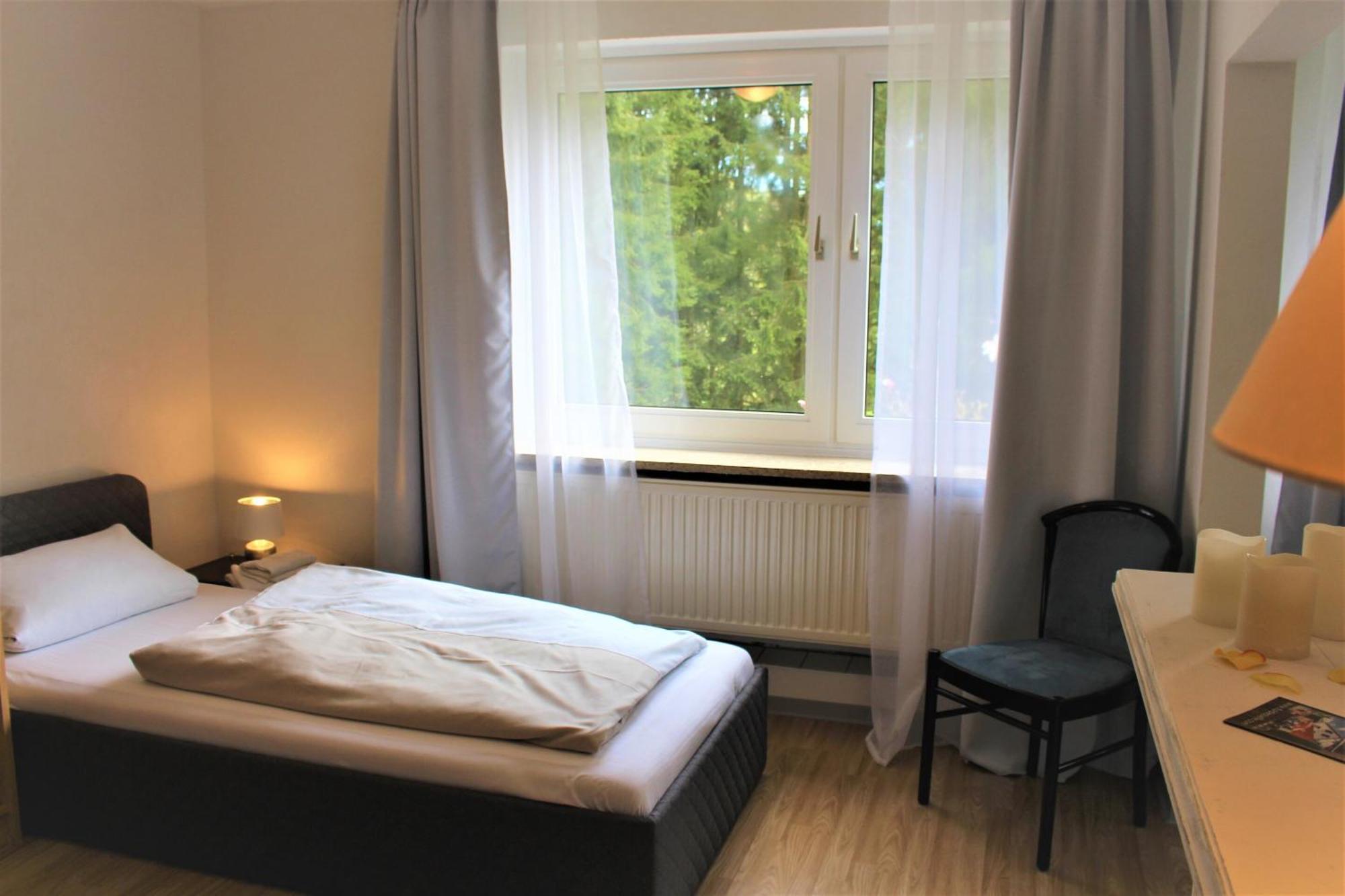 Hotel Berghof Wasserkuppe & Gaestehaus Fuldaquelle غيرسفلد الغرفة الصورة
