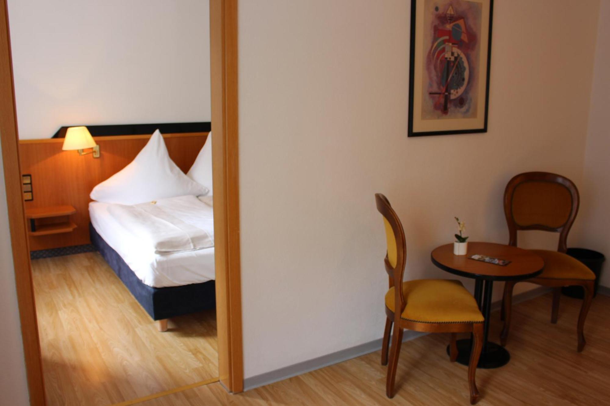 Hotel Berghof Wasserkuppe & Gaestehaus Fuldaquelle غيرسفلد الغرفة الصورة
